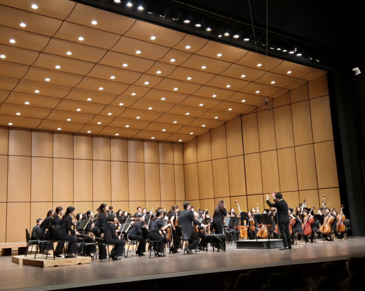 1997년 10월 창단된 경기필하모닉오케스트라, 국내외 무대에서 다채로운 공연을 선보이며 클래식의 감동을 전하다.