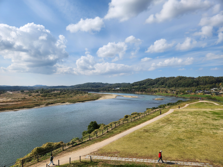 연천 호로고루성에서 바라본 임진강, 몇 안되는 남한의 고구려성