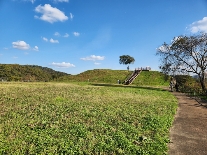 연천 당포성, 호로고루성과 비슷하다.