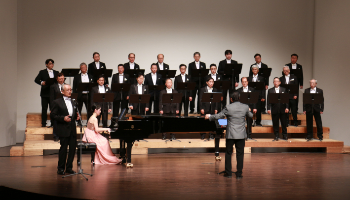 정기연주회 2부에서 '바바예투'를 부르는 장면