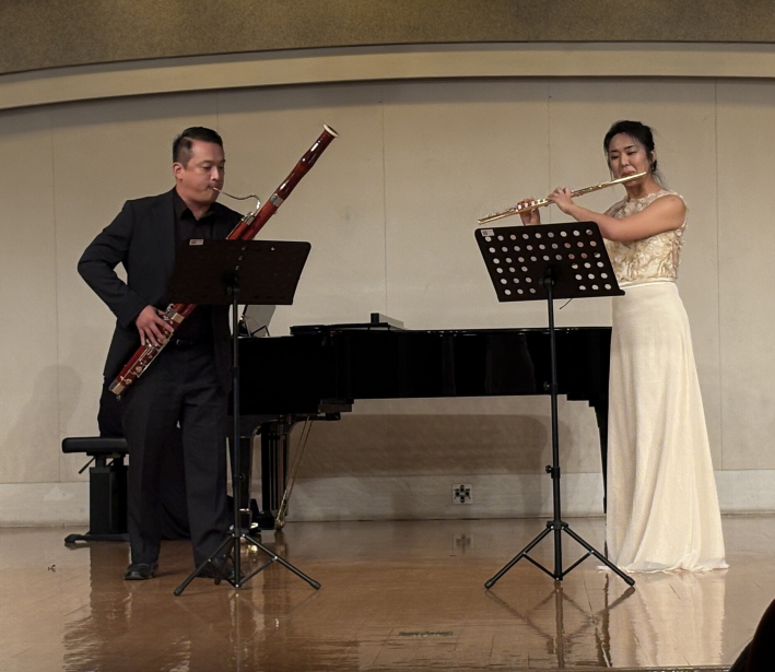 바순(김경민)과 플루트(강지원)의 합주