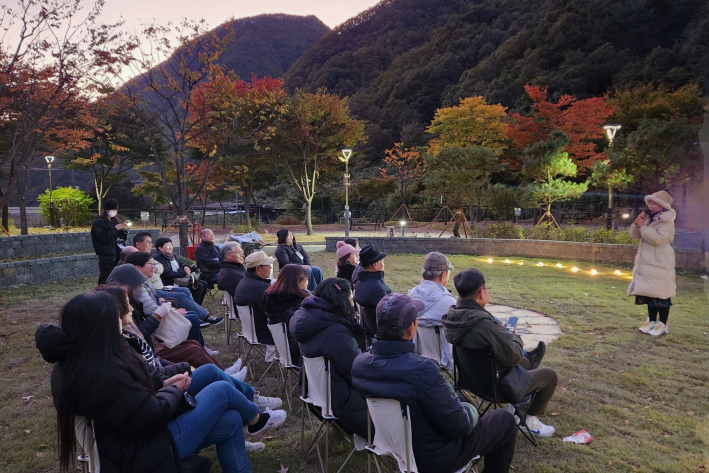 자기소개 및 운영 논의를 하고 있는 시민기자들
