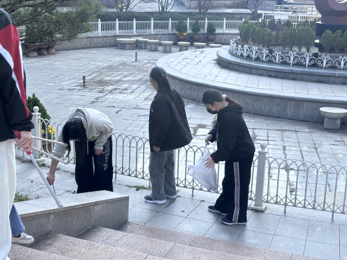 지역사회 환경보호를 위한 줍깅활동 실시