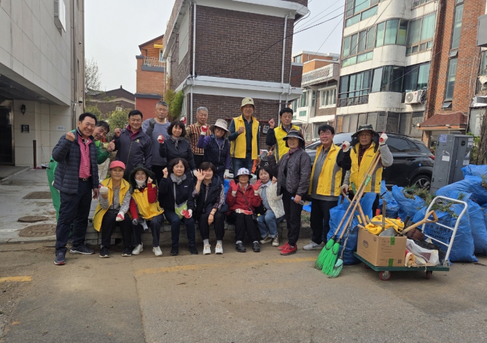 손바닥정원 조성작업 참여자 기념촬영