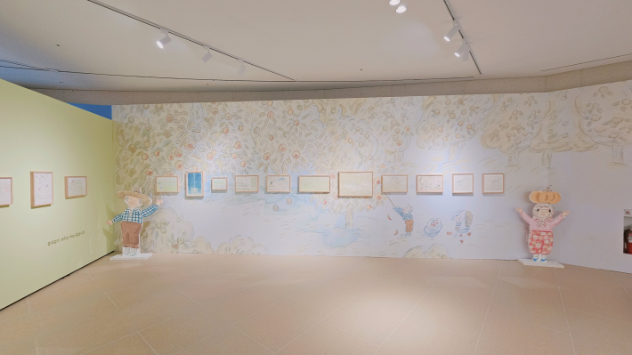 경기도서관 개관 기념 특별 그림책 전시 '깃털과 이끼' 