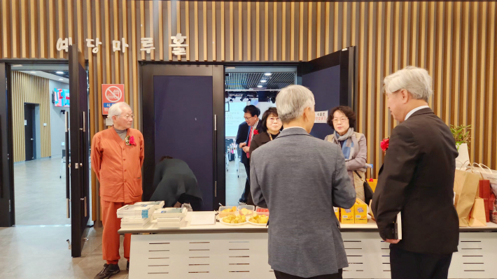 이날 행사는 이남식 회장의 개회사로 시작되었다.