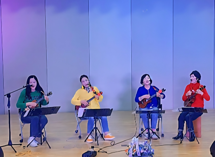 우쿠누리앙상블은 대중적인 멜로디로 관객과 호흡하며 따뜻한 분위기를 자아냈다. 