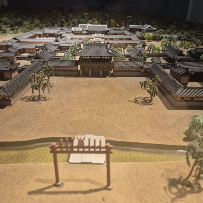 화성행궁, 정조의 효심이 머물던 궁궐. 아버지를 향한 마음이 한 도시의 역사가 되었다.