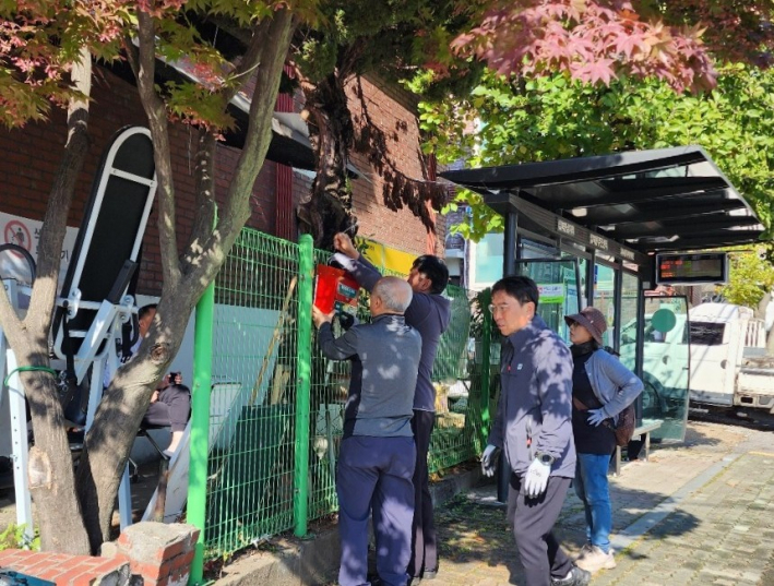 입북동 관내에 설치된 폐건전지 수거함 (사진제공: 입북동 주민자치회)