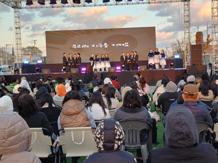 '소년 소녀 합창단' 아름다운 공연 전경