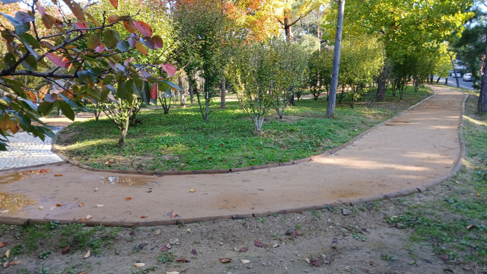 만석길의 맨발길 모습