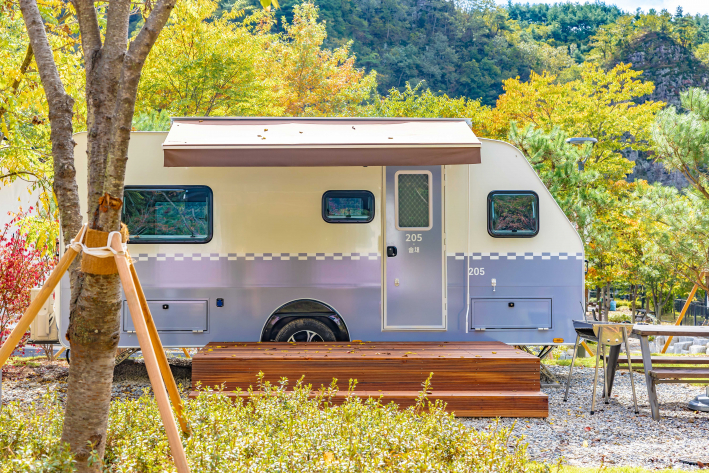 작고 귀여운 2인 미니카라반 