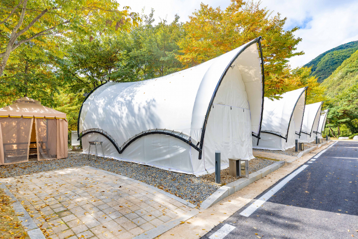 리모델링 후, 새하얀 글램핑 모습