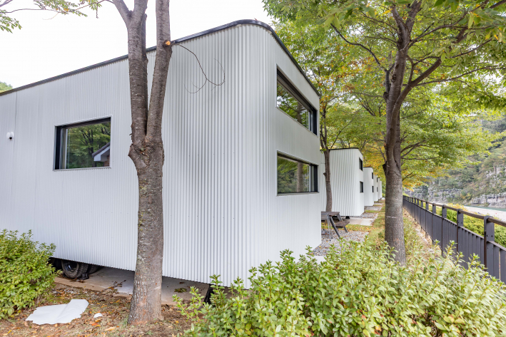 인기만점 6인 가능 카라반의 숙박비용 70,000원=>35,000원 (수원시민, 평일 비수기)