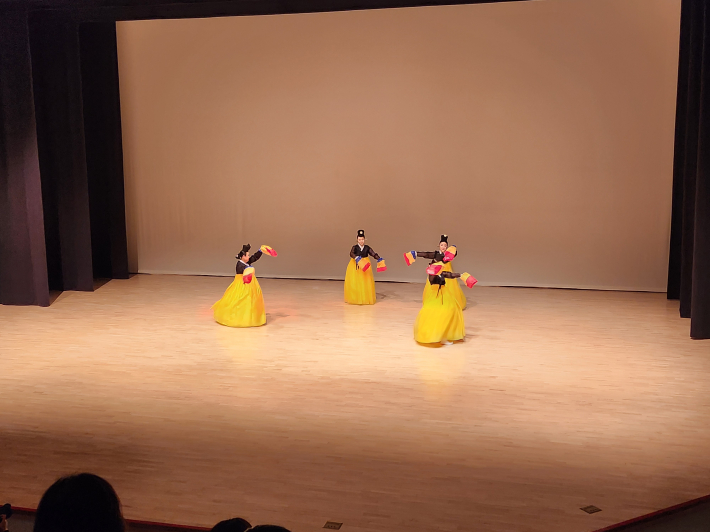 화성검무보존회 '향발무'