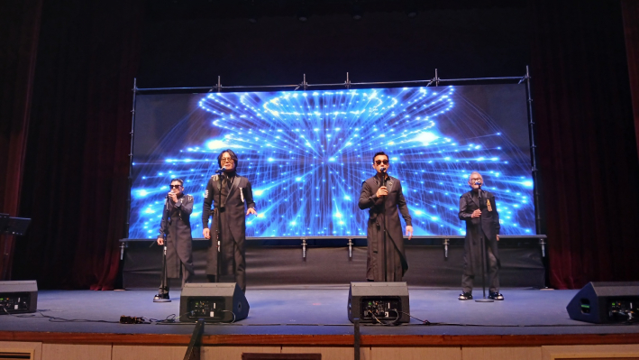 초대가수 '청춘소년단' 공연 장면