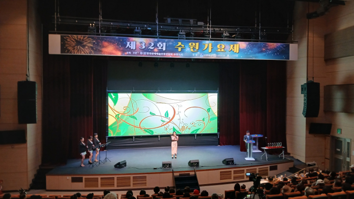 안혜경 출전자 노래하는 장면