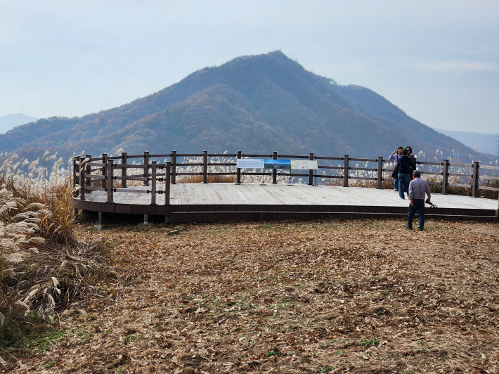  '성곽과 시대의 삶, 찾아가는 미래 – 성곽 프로젝트' 답사, 용인 할미산성에서 바라본 석성산