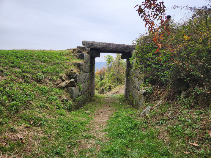  '성곽과 시대의 삶, 찾아가는 미래 – 성곽 프로젝트' 답사, 안성 죽주산성 남문