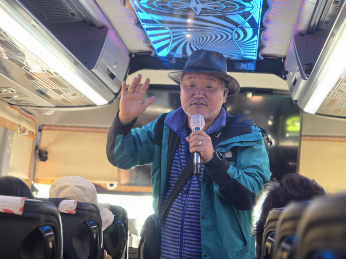 노민호 강사는 역사적 배경과 민족 정체성, 조선 시대 신독(愼獨) 정신까지 쉽고 유머러스하게 설명하며 참가자들의 이해를 도왔다.