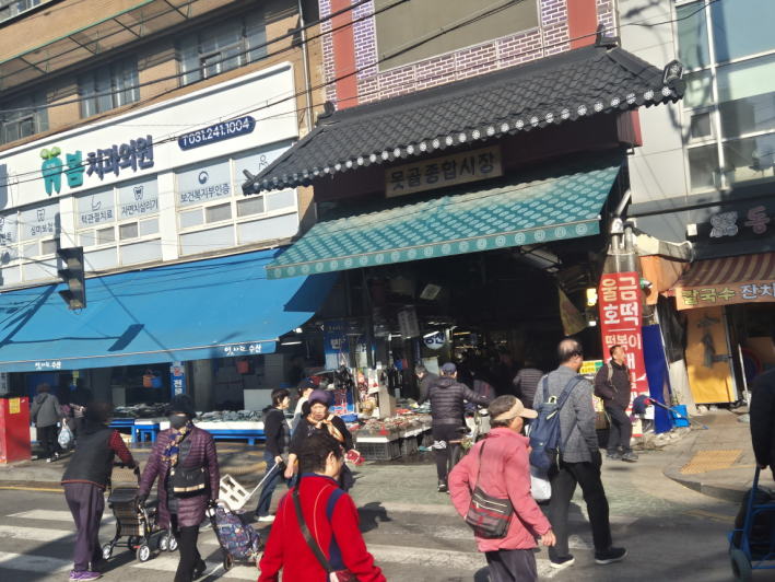 시장 초입에서 마주한 남문시장의 활기!