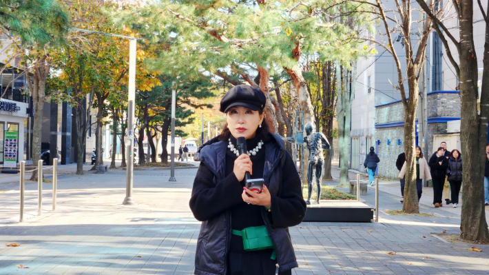 박서영 강사가 인사말을 전하는 장면