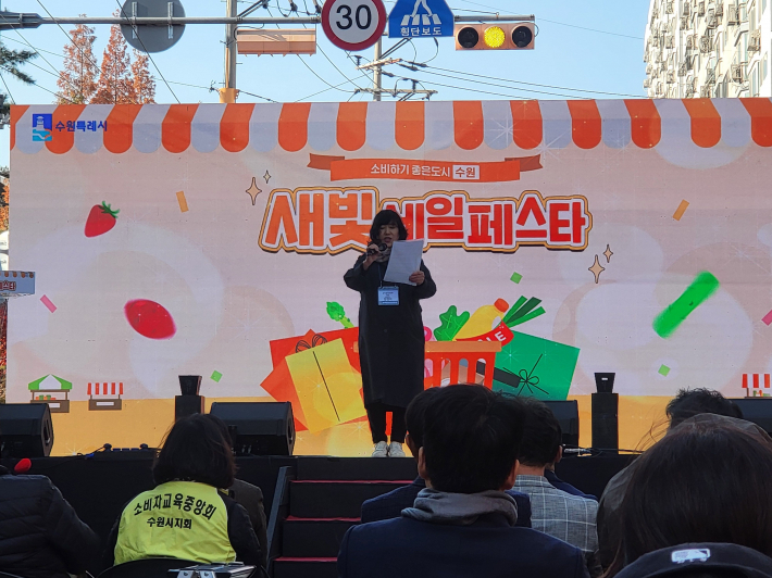 양정아 송죽 솔대 골목형상점가 상인회장