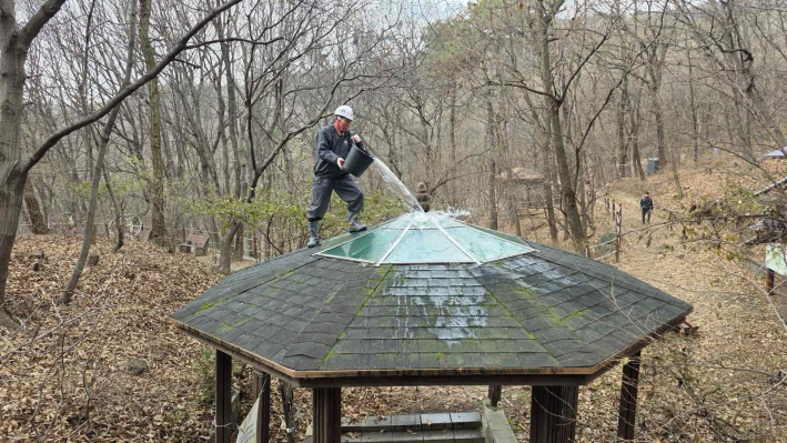 관내 약수터 비가림시설 및 취수구 청소