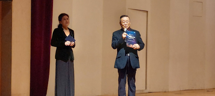 경기도음악협회 오현규 회장이 인사말을 하고 있다.