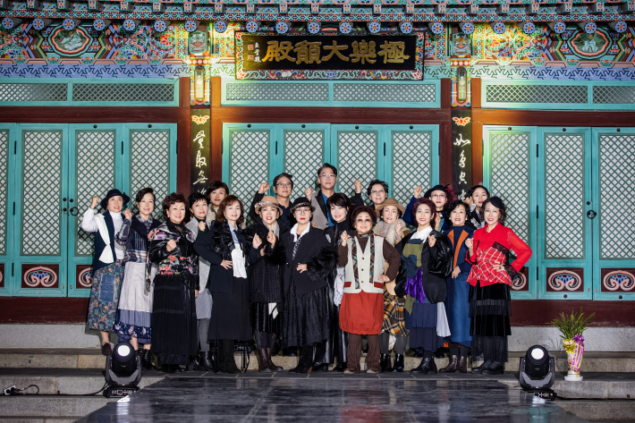 ESG 시니어 모델 단체사진