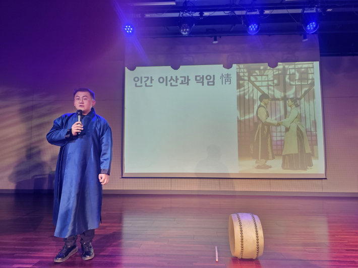 이산과 성덕임의 러브스토리를 감칠맛있게 스토리텔링 하다