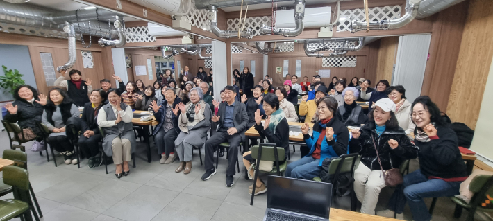 경자협 가족들의 단체 사진