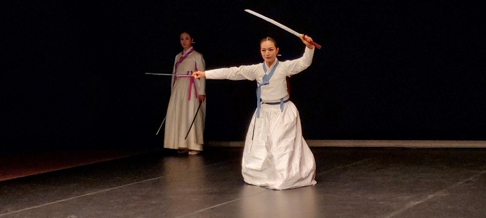 검무예인 신미경