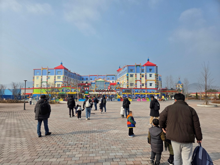 아빠랑 나랑 단둘이 레고랜드 도착