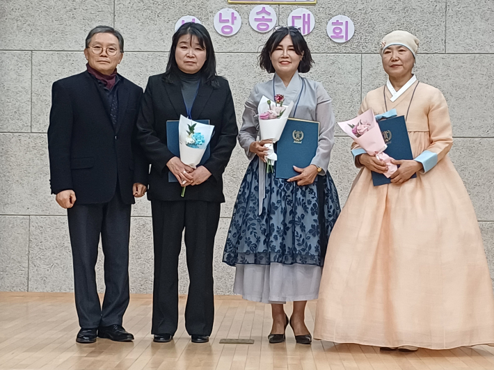 은상, 기념사진(우로부터, 서지경 , 안정예, 김소희)