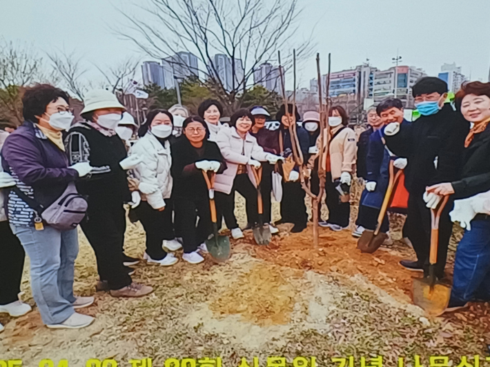 수원시민 참여 천만 그루 도시 숲 만들기 행사(영상)