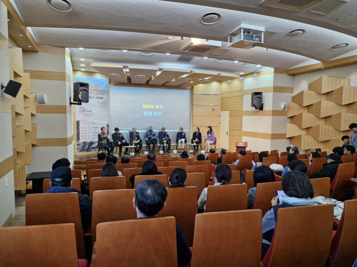 복원을 위해 노력해 온 사람들에 관한 이야기를 듣는 시간이었다. 