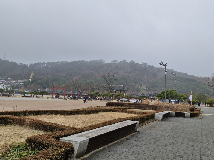 미술관에서 보는 바깥 풍경도 공연 분위기에 잘 어울렸다. 