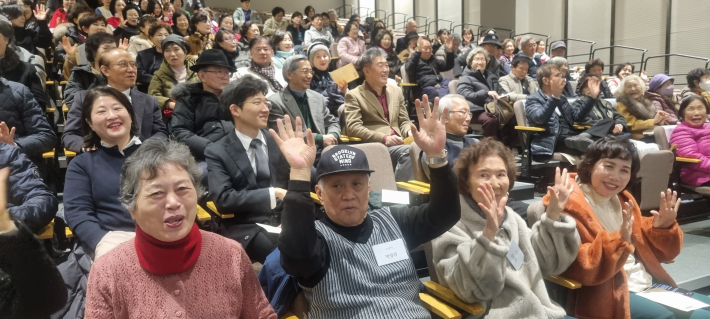 매년1회 대대적으로 해오고 있는 복지관의 송년행사의 한 장면