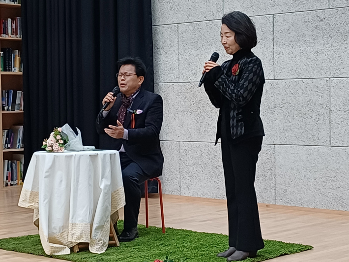 한강 <파란 돌> 정인성·한미숙 듀엣 시낭송 전경