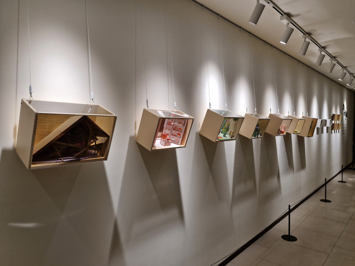 『똑똑똑 빌라 오늘도 즐겁게』 전시 모습