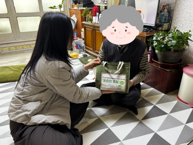 ▲ 우양재단과 함께하는 「든든한 휴일」 대체식 전달 사진