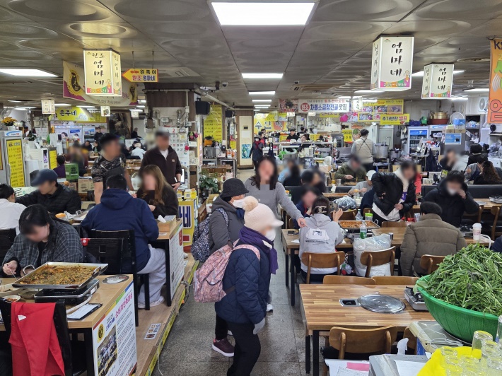 오랜 세월 사랑받아온 '지동순대타운'