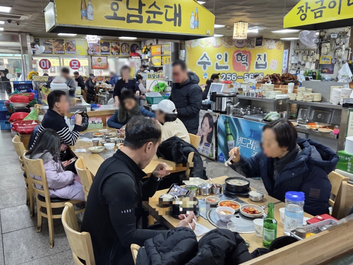 깊고 진한 풍미로 손님들의 입맛 사로잡은 '지동순대타운'