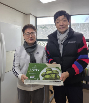 백청우칼국수 본점이 우만1동 아이캔 지역아동센터에 만두를 전달했다.