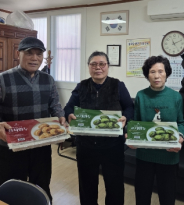 백청우칼국수 본점이 우만1동 풍림경로당에 만두를 전달했다.