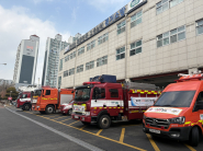 자료사진)소방서에서 대기 중인 긴급차량.    