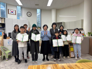 지난 26일, 호매실동 새마을문고에서 ‘겨울방학 독서왕’ 시상식을 개최했다.