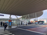 수원역 환승센터에 부드럽게 이어진 지붕 곡선은 여행객들에게 편안한 마음을 갖게 한다.     