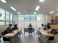 곡선동행정복지센터에서 경기도의료원 수원병원, 광교종합사회복지관과 통합사례회의하고 있는 사진이다. 